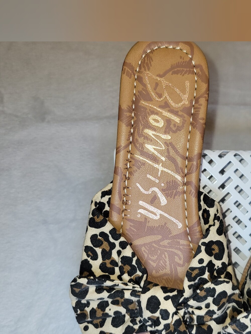 NWOT Blowfish Leopard-Print Knot Slide Sandals - Beige/Black/Brown Size 7 - Picture 3 of 11
